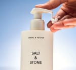 Lotiune de corp hidratanta, trandafir negru si oud, Salt & Stone, 212ml - Imagine 5