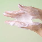 Spumă de curățare pentru ten acneic cu Centella din Madagascar, Skin1004, 125ml - Imagine 7