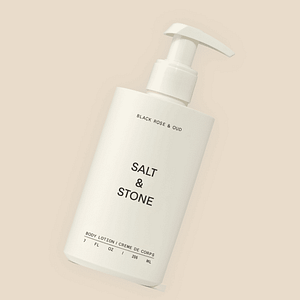 Lotiune de corp hidratanta, trandafir negru si oud, Salt & Stone, 212ml